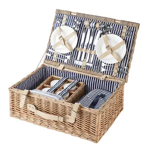 A DAY IN THE PARK Picnic Set 26 Pieces